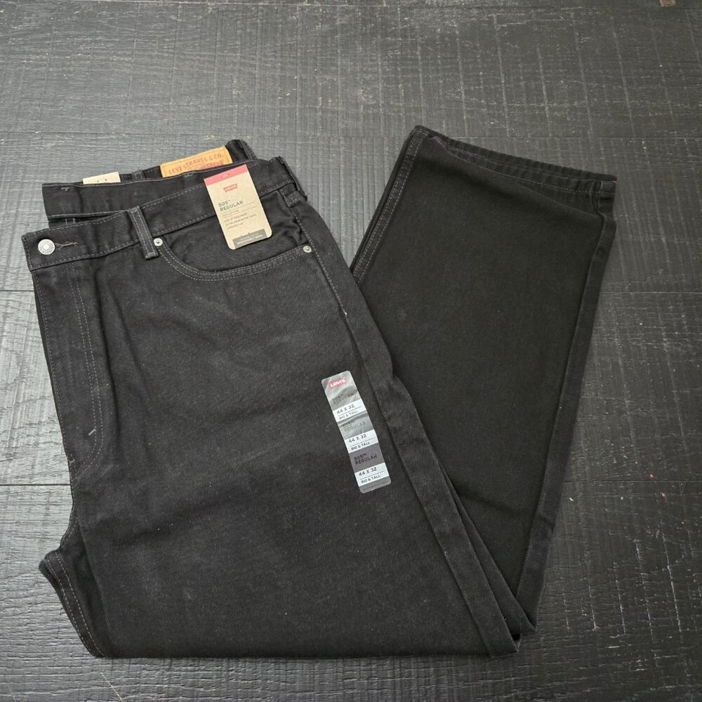 NWT- Levi's 505 Big and Tall Regular Jeans. Black. 44x32